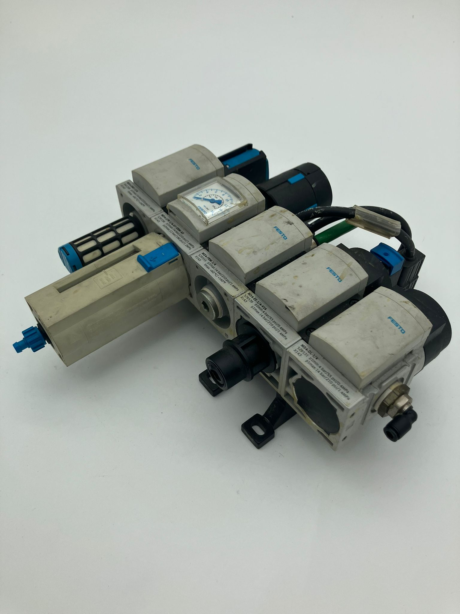 S70-1048